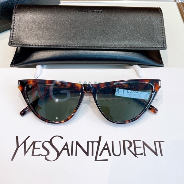 ζ ۶ 9YSL0227-4