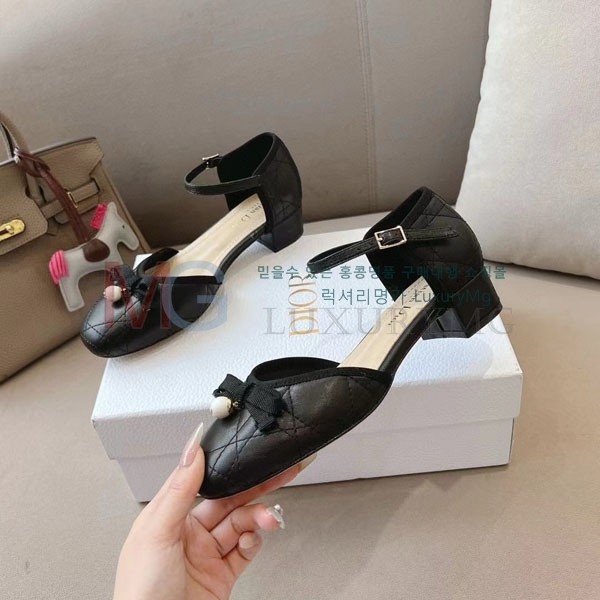     3D2R1125496