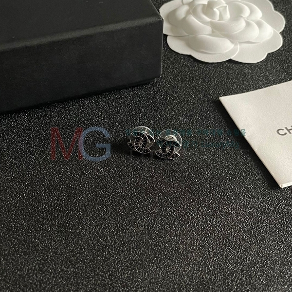 * Ͱ G12251683