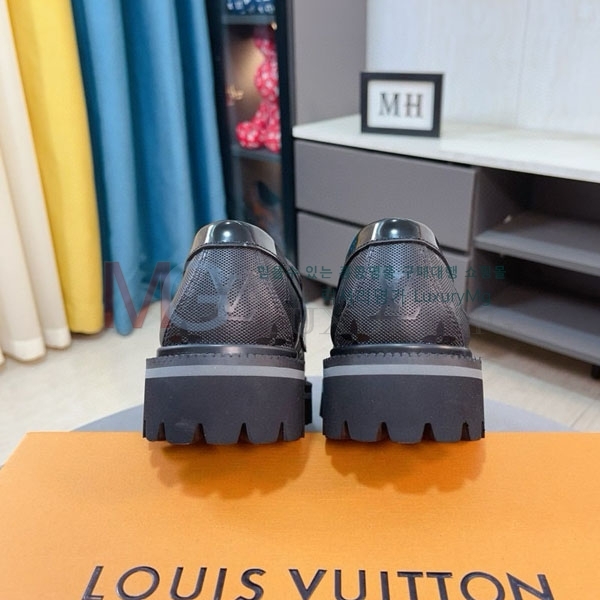 ̺   LV22011806-4