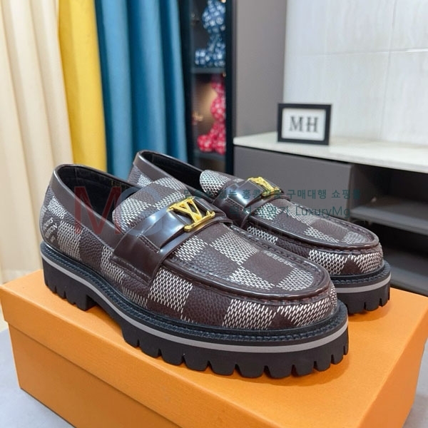 ̺   LV22011806-7