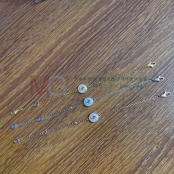   GG558673