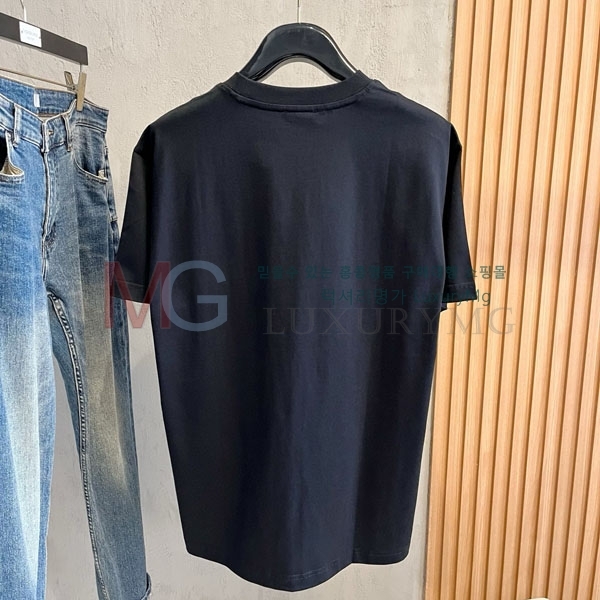   Ƽ AB033625