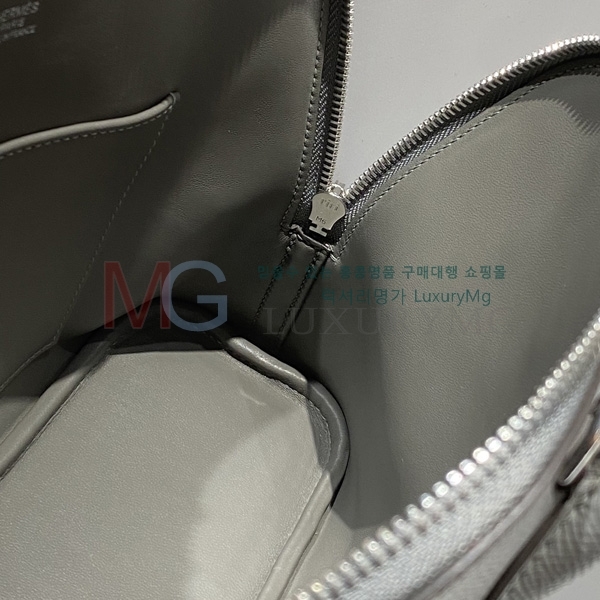 ޽  H171660-4