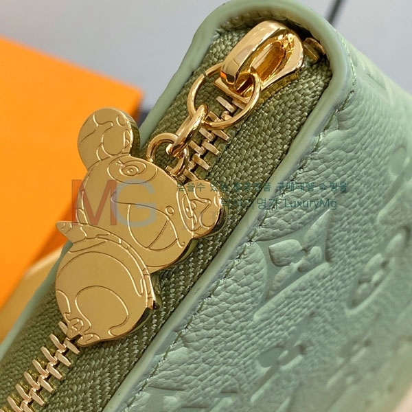 ̺ x TM   M13618-2