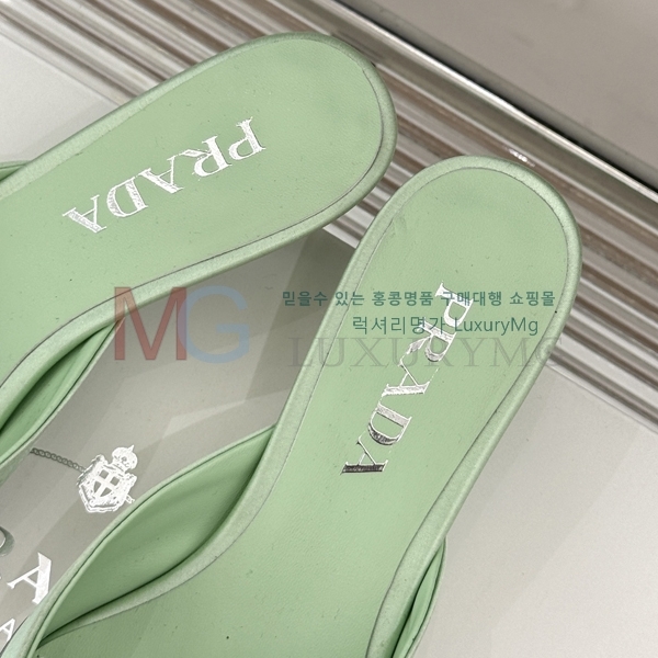   ̵ PA691040-3