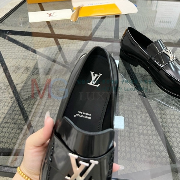 ̺   LV288036