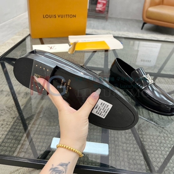 ̺   LV288036