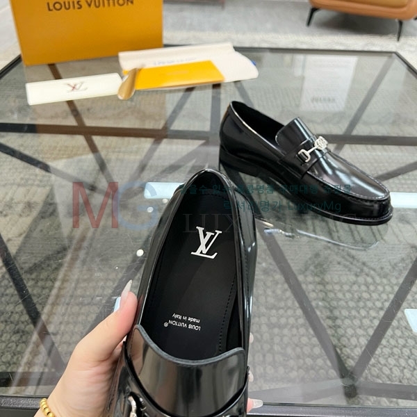 ̺   LV288037