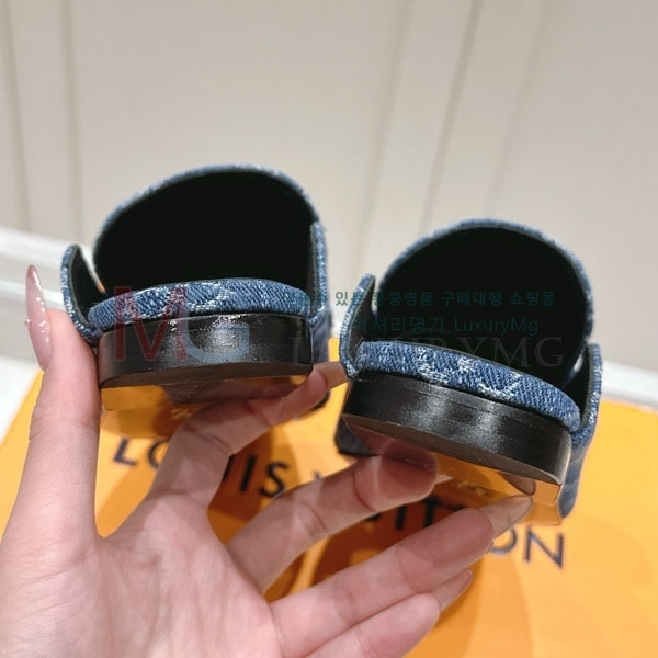 ̺    KR806630-3