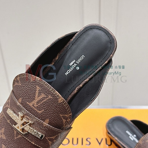 ̺    KR806630-4