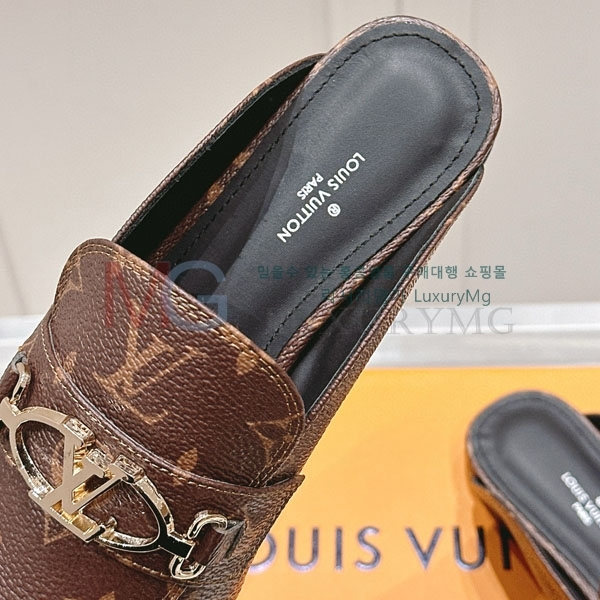 ̺    KR806630-6