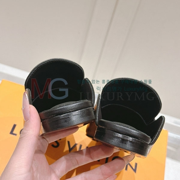 ̺    KR806630-8