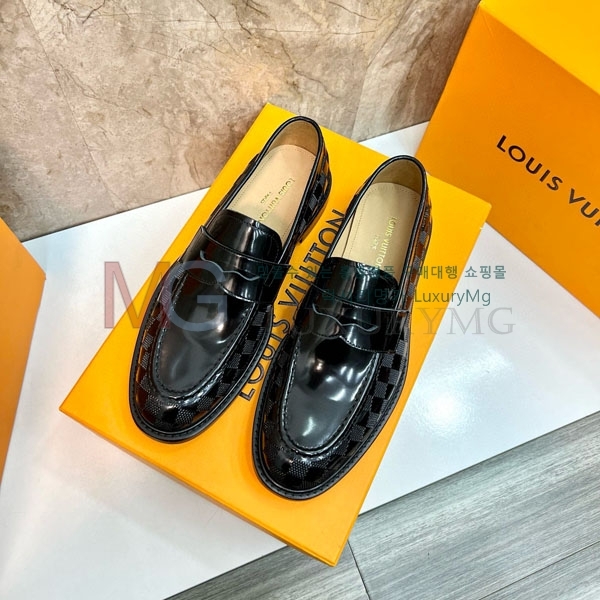 ̺  屸 LVP690881-3