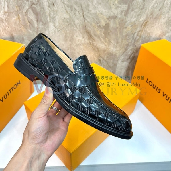 ̺  屸 LVP690881-3