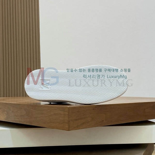 ̺  Ŀ  LVP6917703-1