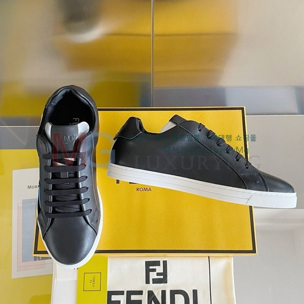   Signature Ŀ FF006811-1