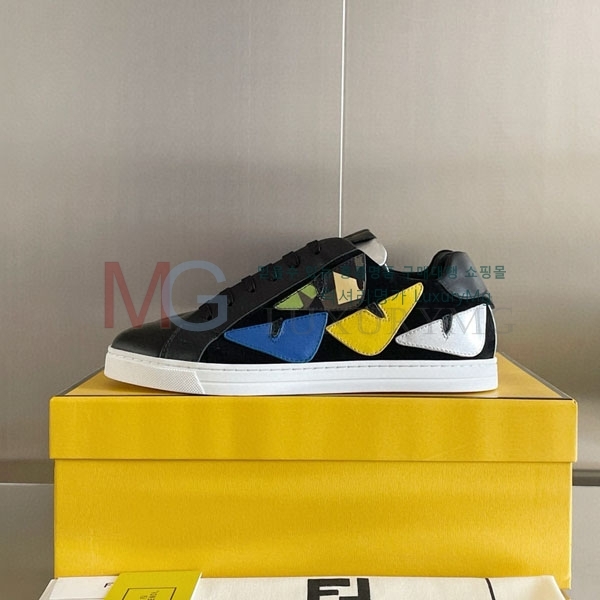   Signature Ŀ FF006811-1