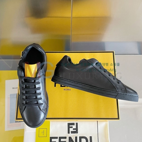   Signature Ŀ FF006812-1