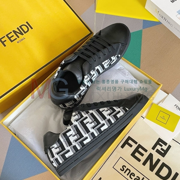   Signature Ŀ FF006813-2