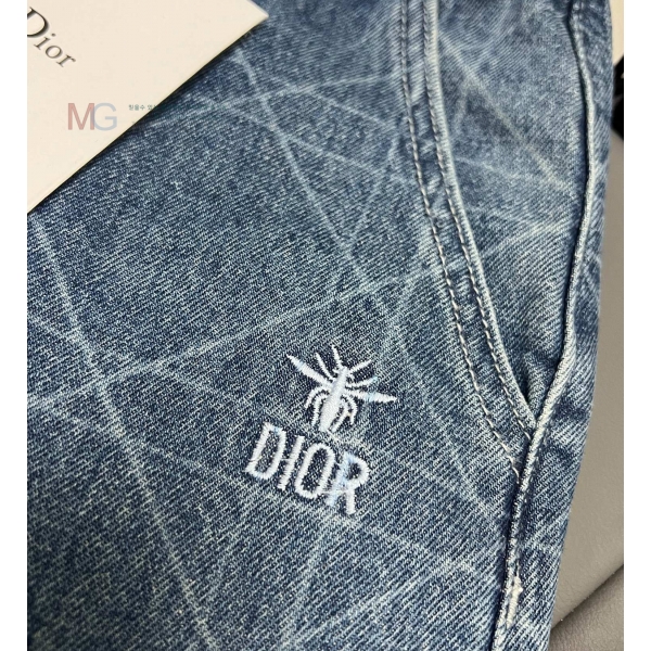   û DRE418251-6