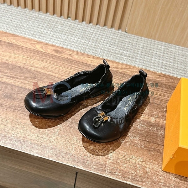 ̺  ÷ LV807702-1