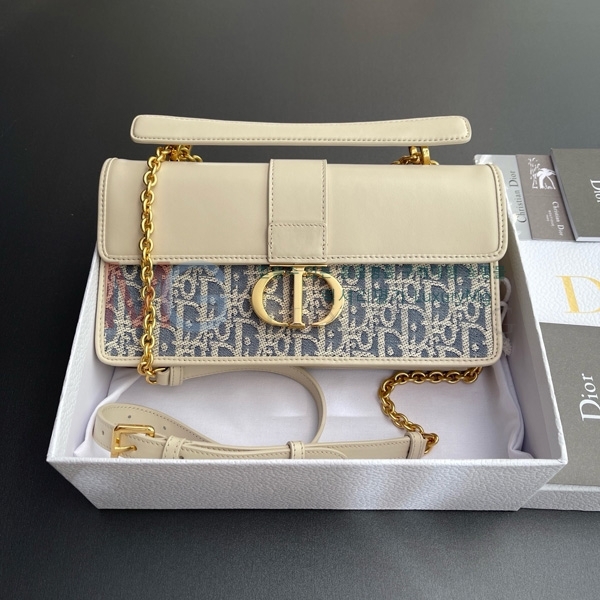  30 Montaigne ž ڵ M9601-52