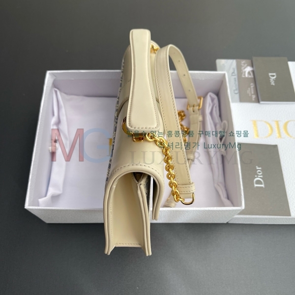  30 Montaigne ž ڵ M9601-52