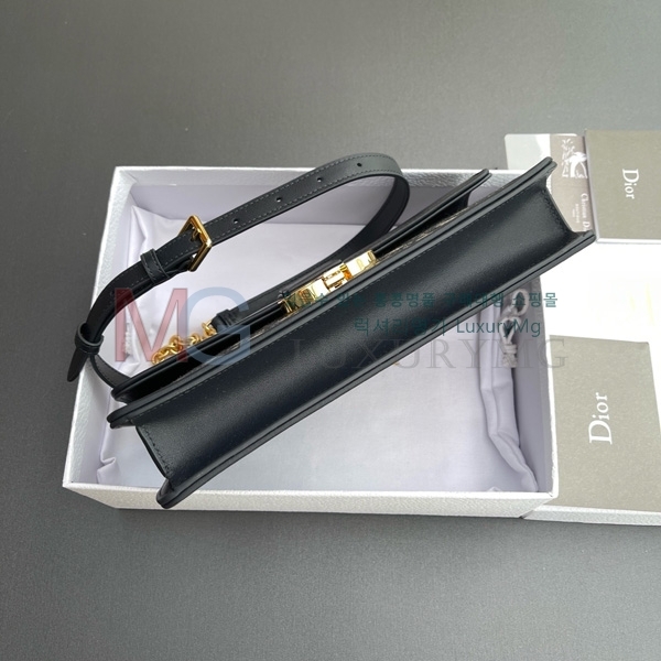  30 Montaigne ž ڵ M9601-51