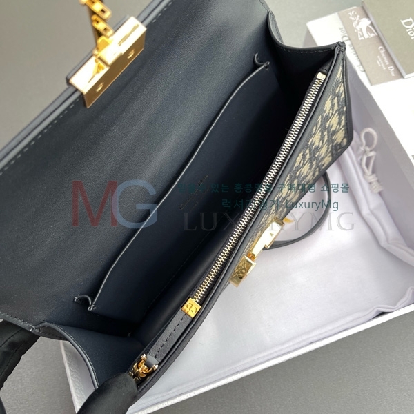  30 Montaigne ž ڵ M9601-51