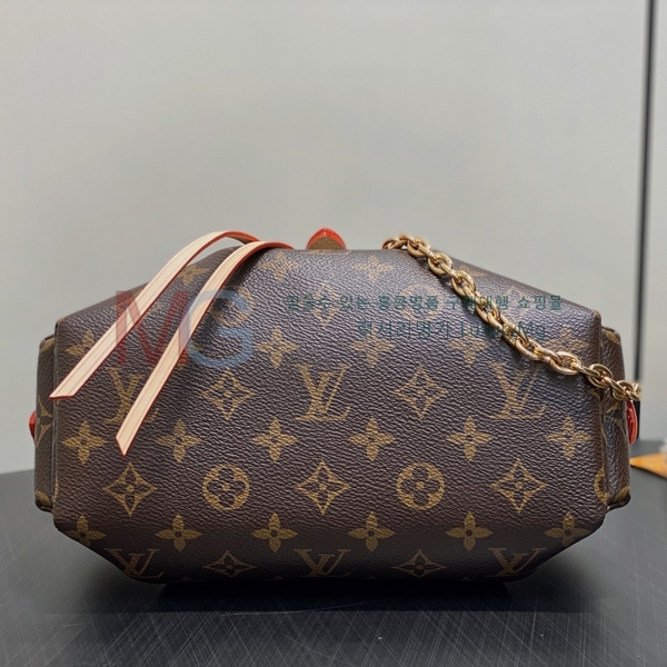 ̺    M25085