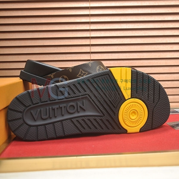 ̺   LV241118