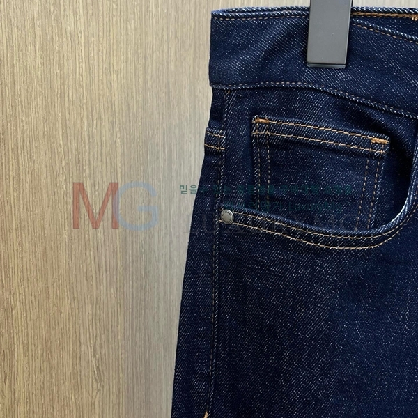   û B843137