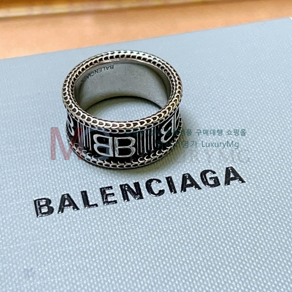  ߷þư  LA654582