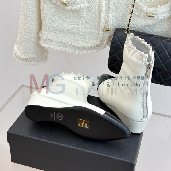  *  LA889032