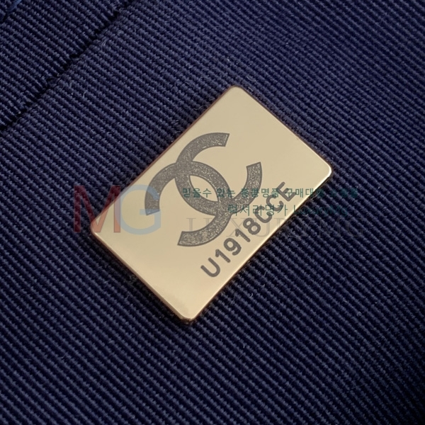 * ̴    AS5572-7
