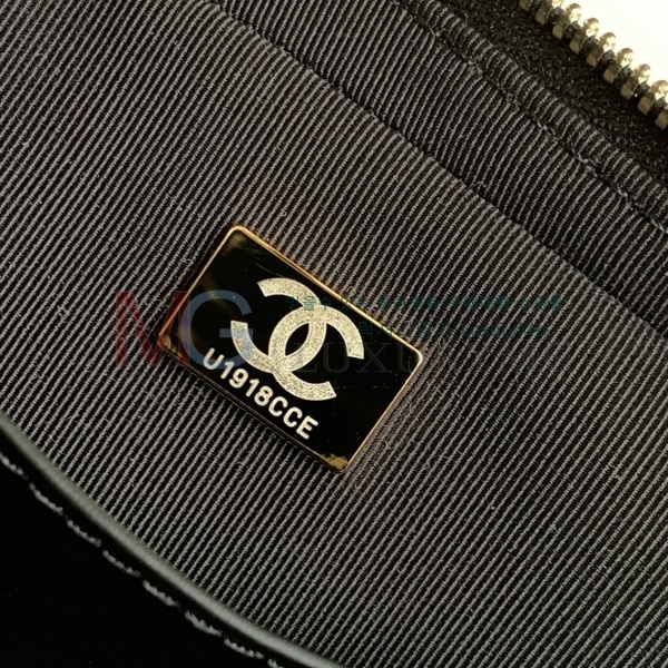 * ̴    AS5572-1