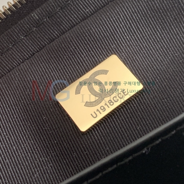 * ̴    AS5572-3