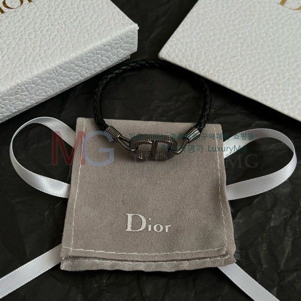   DR3345646