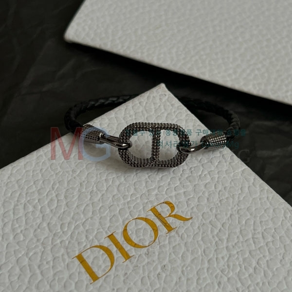   DR3345646