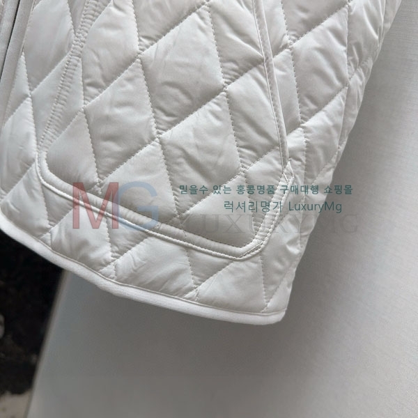  η** е   LP297876-7