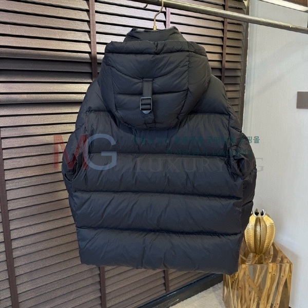   ٿ е 8369574-2