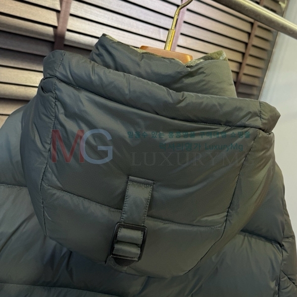   ٿ е 8369574-3
