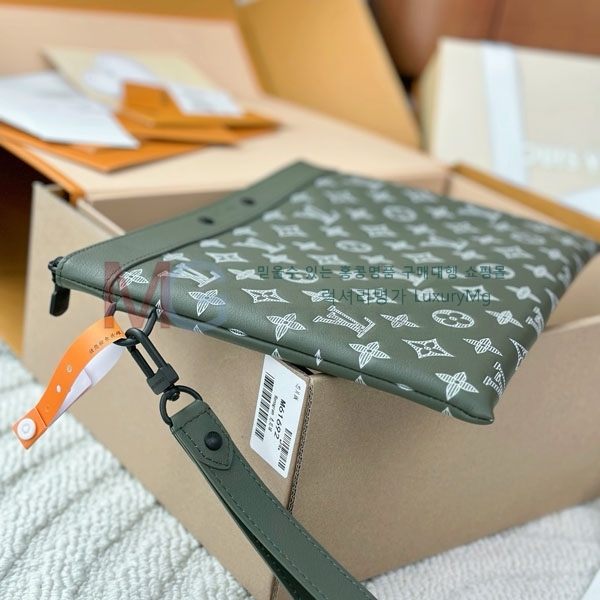 ̺ Ʈ  Ŀġ M81570-301