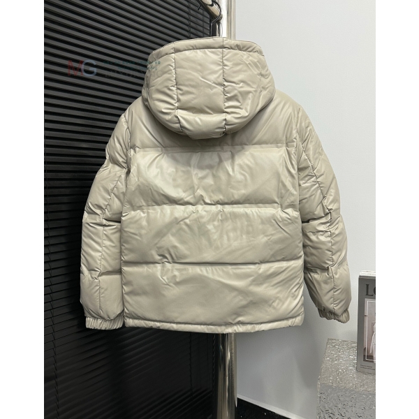   ٿ е PA834881-1
