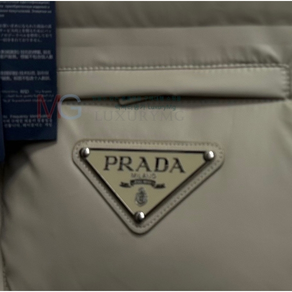   ٿ е PA834881-1