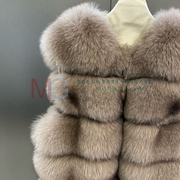   þ    FEND234008-3