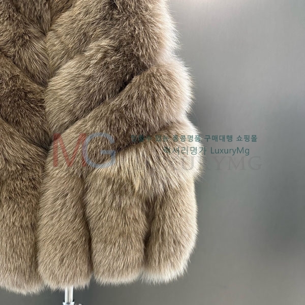   þ    DO8234077-1