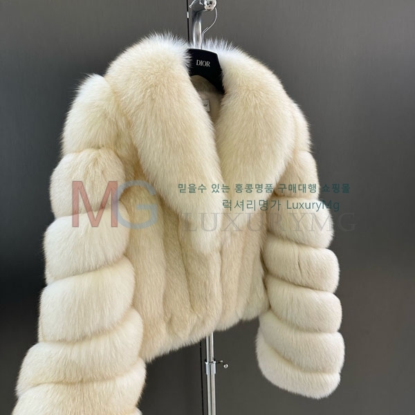   þ   DO8234077-10