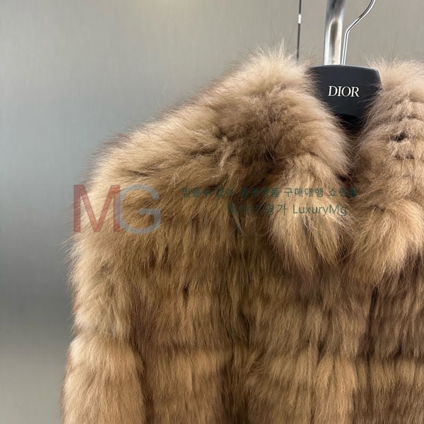   þ   DO8234077-14